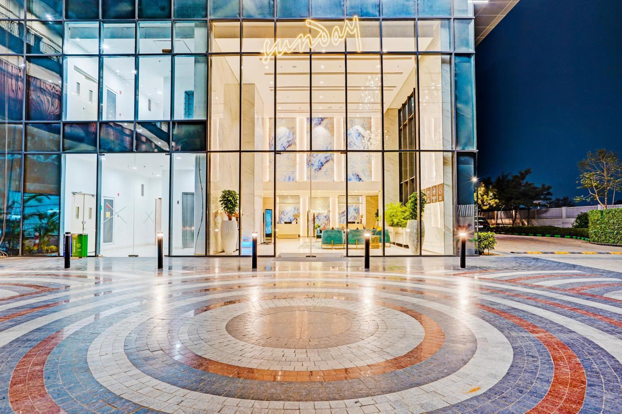 Sunday Hotels And Residences Gurgaon Buitenkant foto