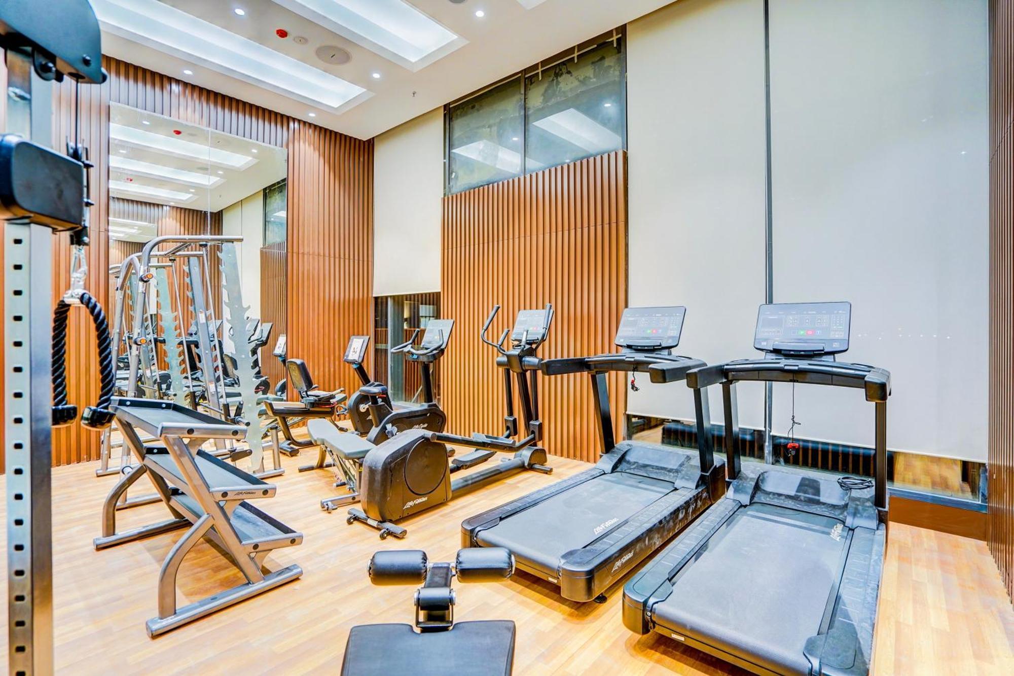 Sunday Hotels And Residences Gurgaon Buitenkant foto