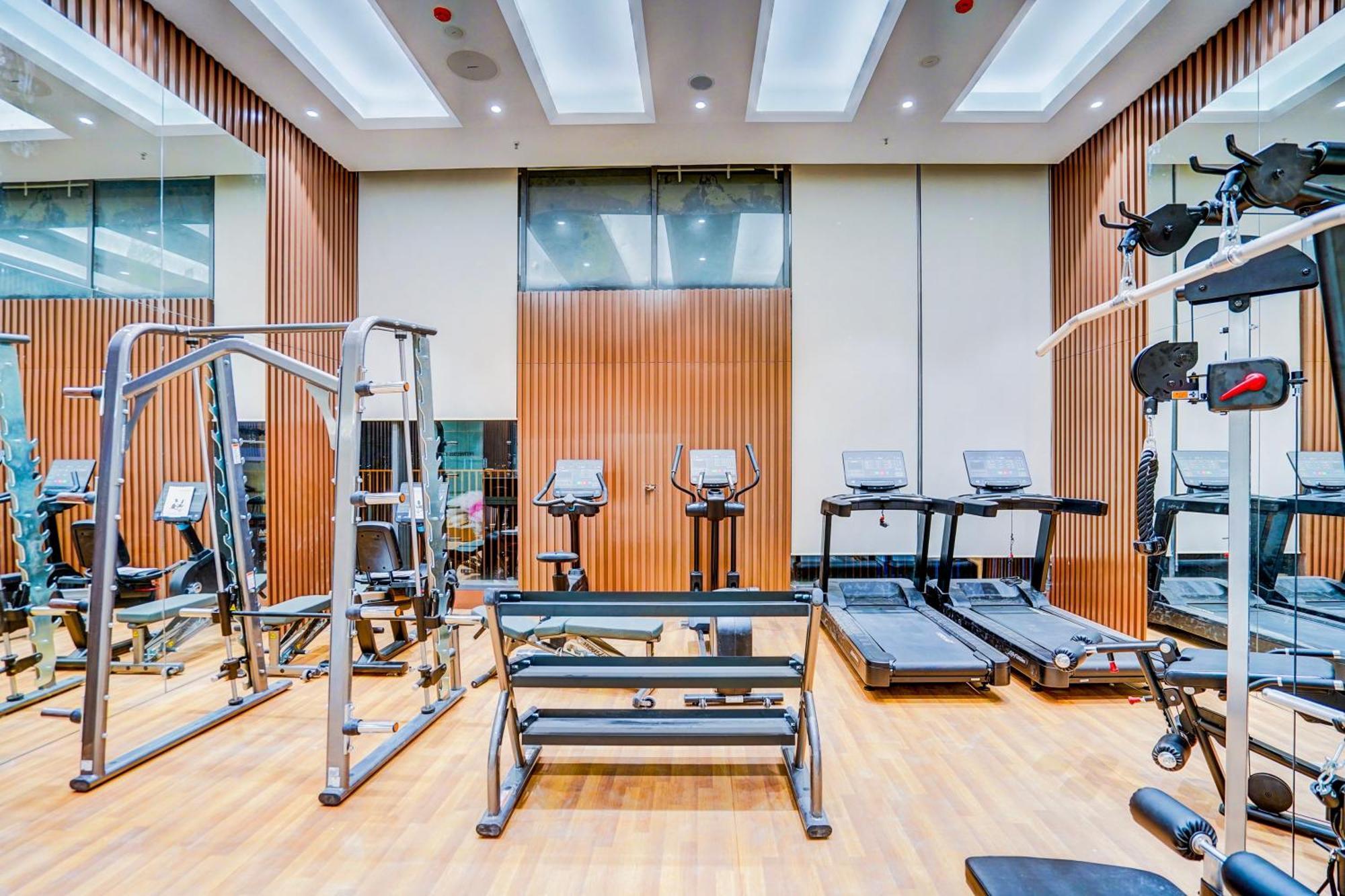Sunday Hotels And Residences Gurgaon Buitenkant foto