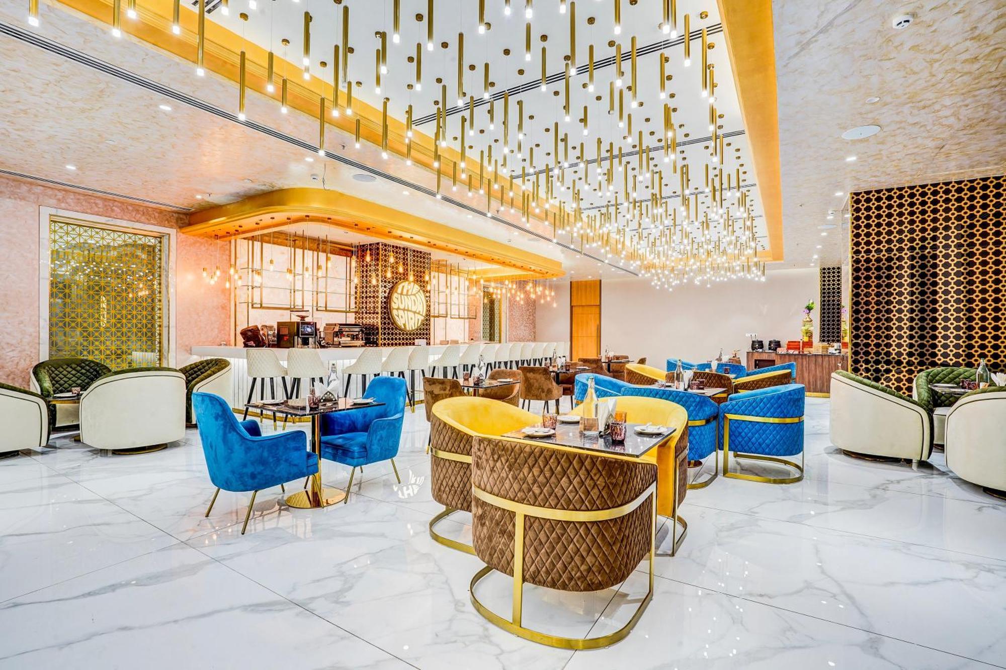 Sunday Hotels And Residences Gurgaon Buitenkant foto