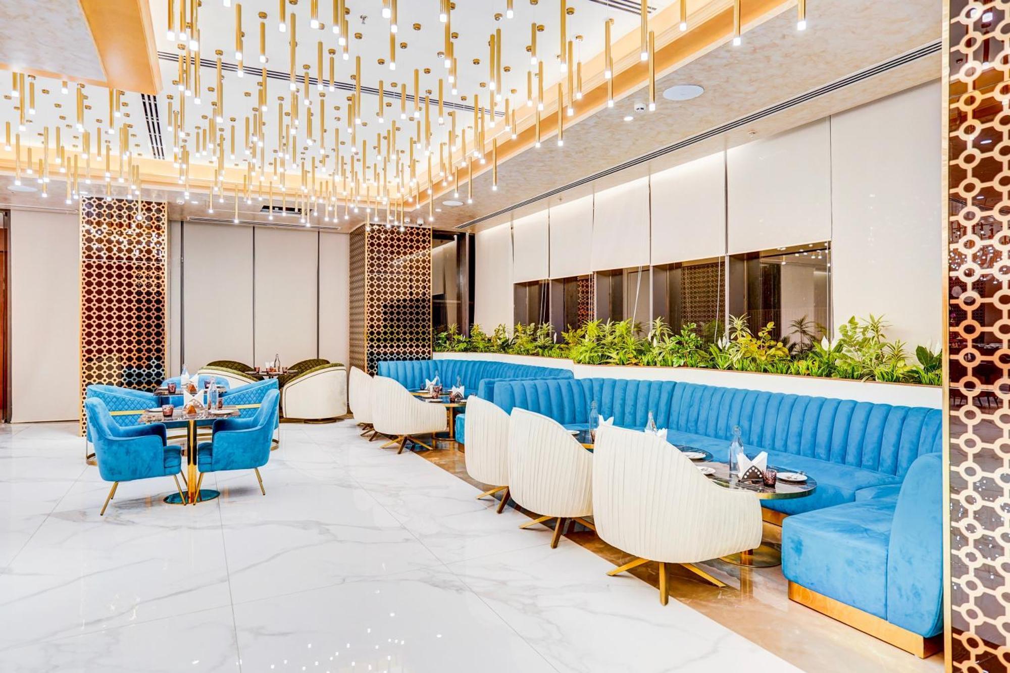 Sunday Hotels And Residences Gurgaon Buitenkant foto