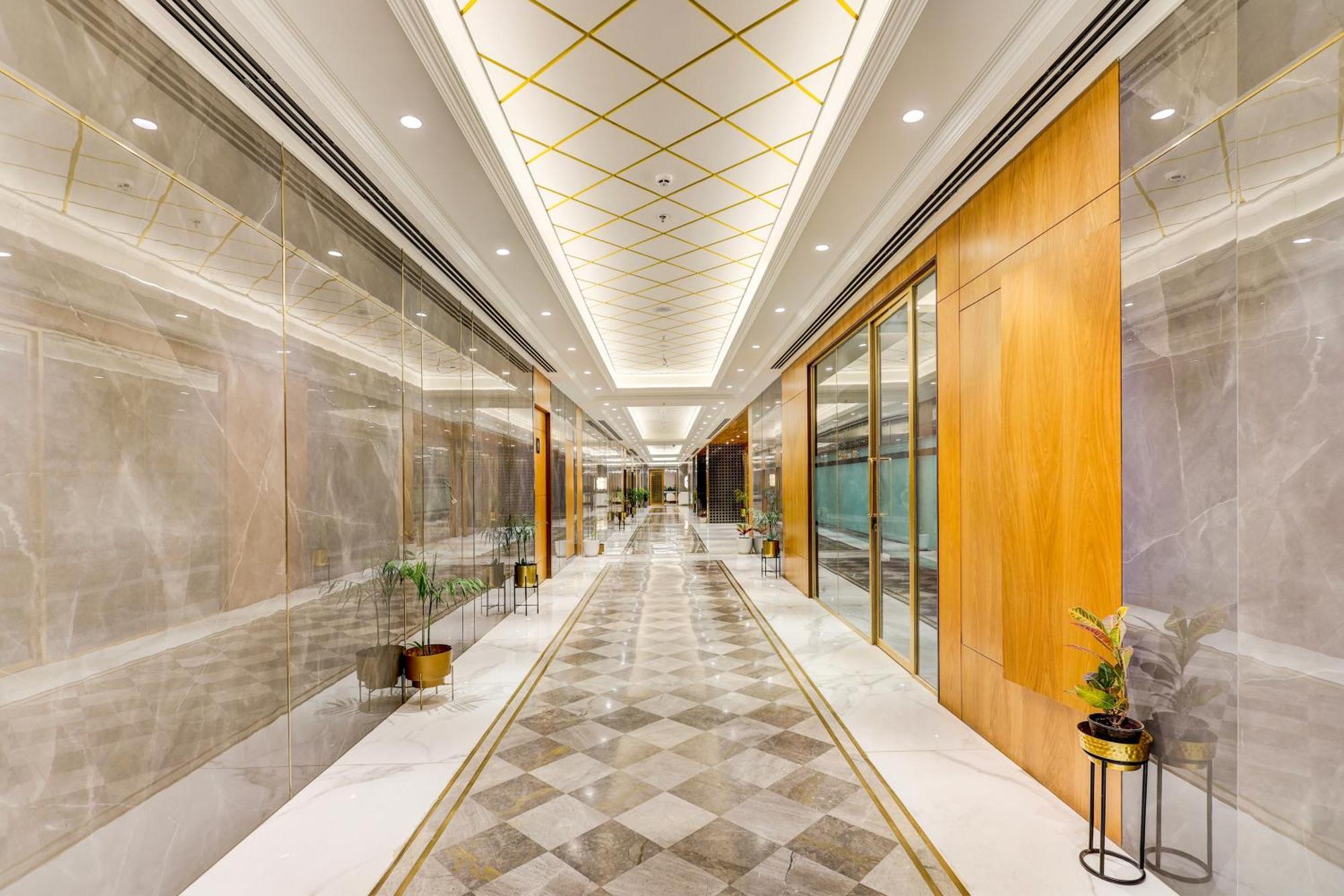 Sunday Hotels And Residences Gurgaon Buitenkant foto