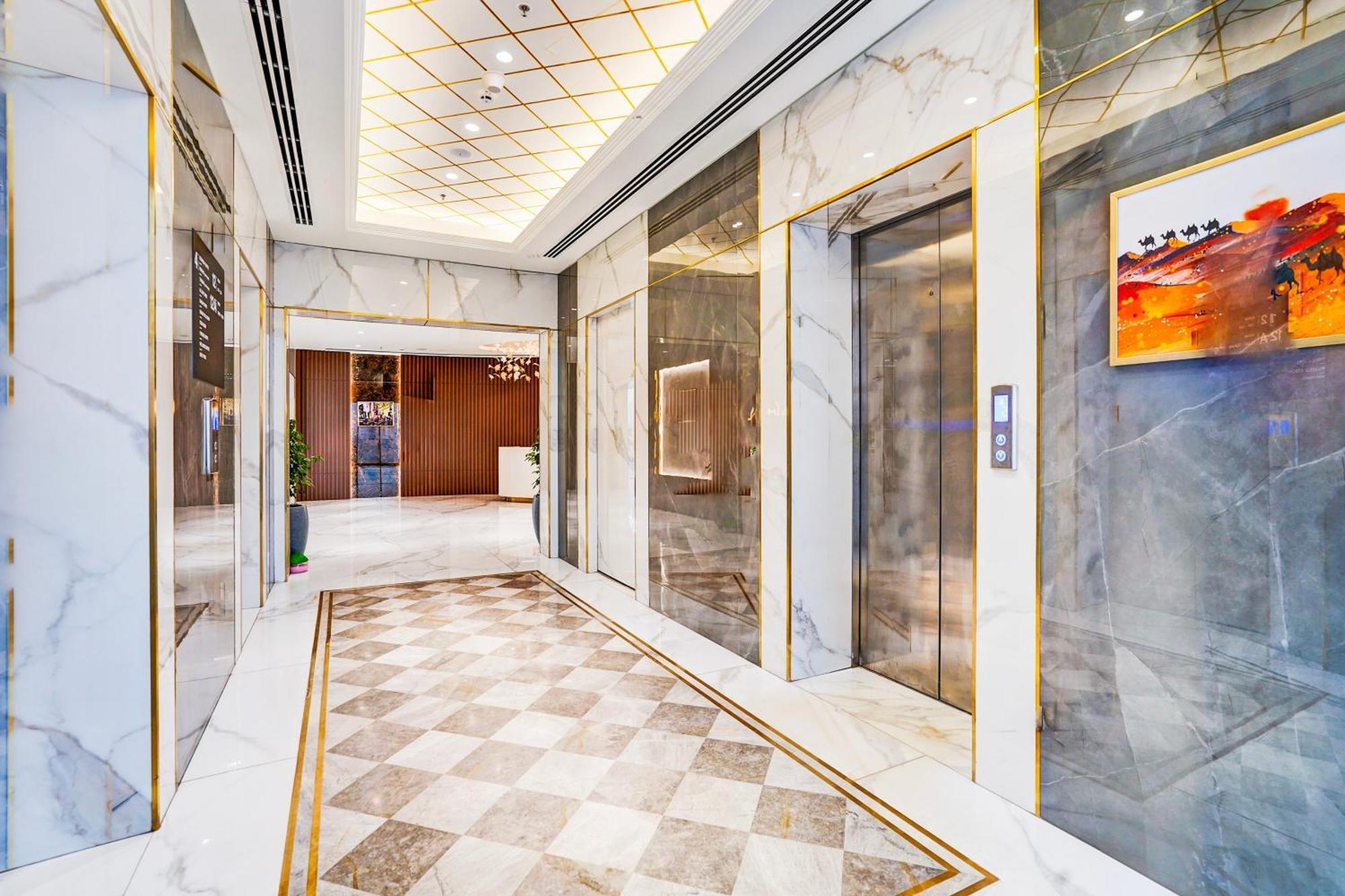 Sunday Hotels And Residences Gurgaon Buitenkant foto