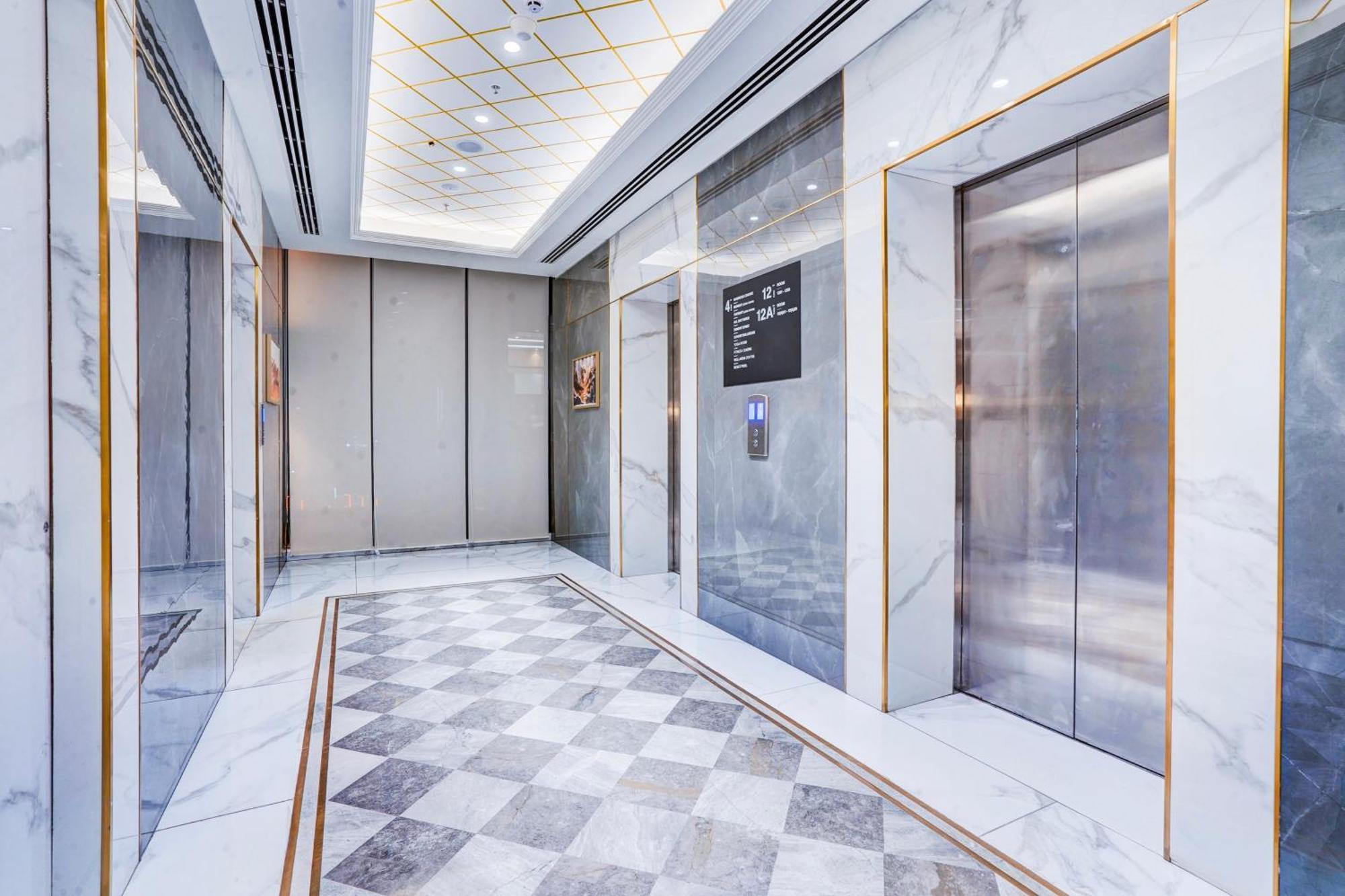 Sunday Hotels And Residences Gurgaon Buitenkant foto